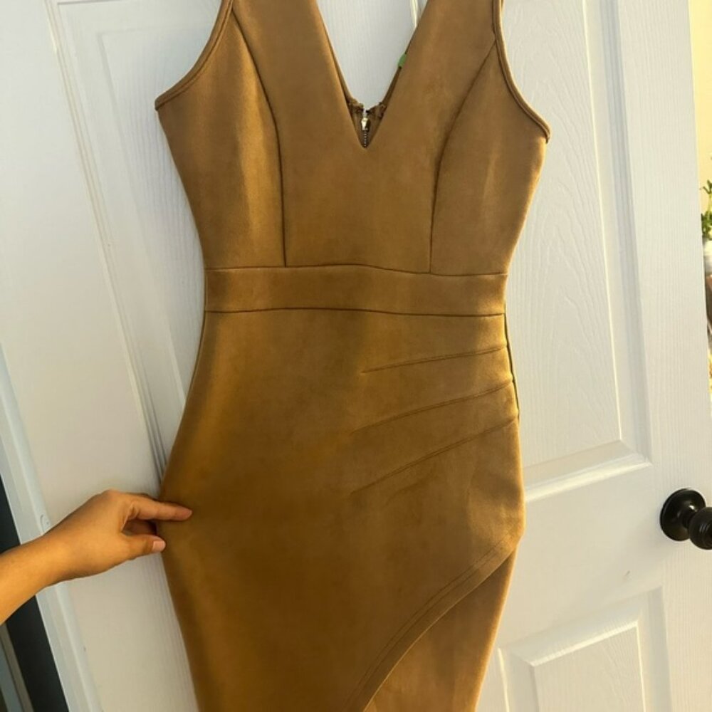 Elegant Tan/  Sleeveless Dress (Fall outfit)